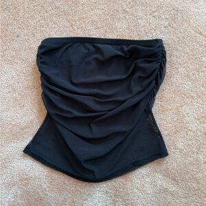 PrettyLittleThing Black Ruched Strapless Crop Top